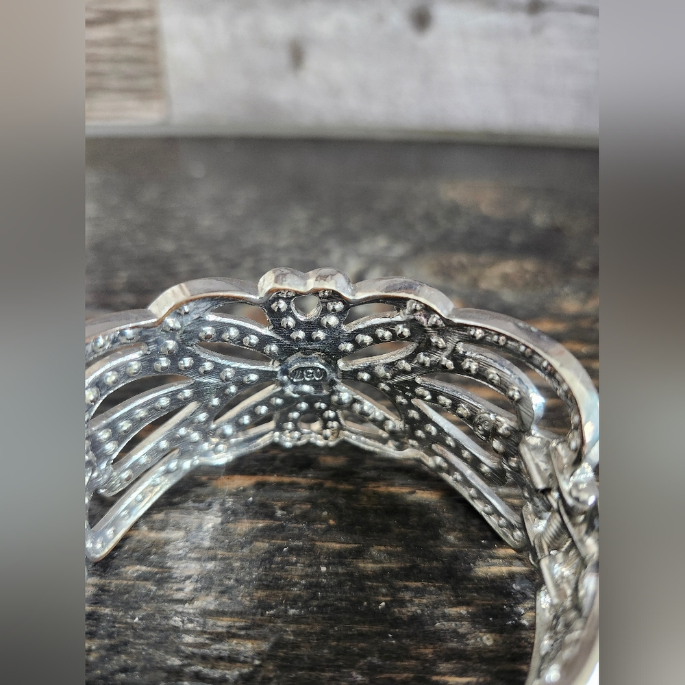 Beautiful Bangle Bracelet - Picture 3 of 6